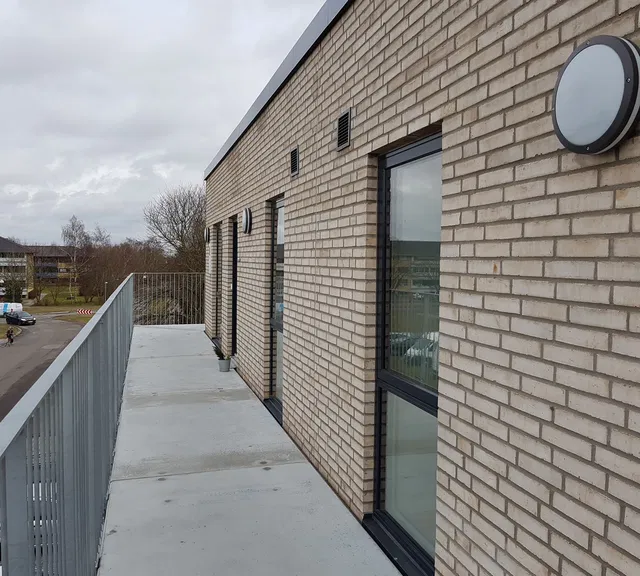 apartment 3-VÆRELSES LEJLIGHED PÅ 2. SAL!