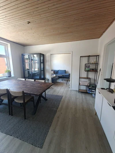 Lys og rummelig 5-værelses på 137 m2 med moderne køkken, vaskesøjle og husdyr tilladt – indflytning 1. december - Søndergade, Frederikshavn - 2
