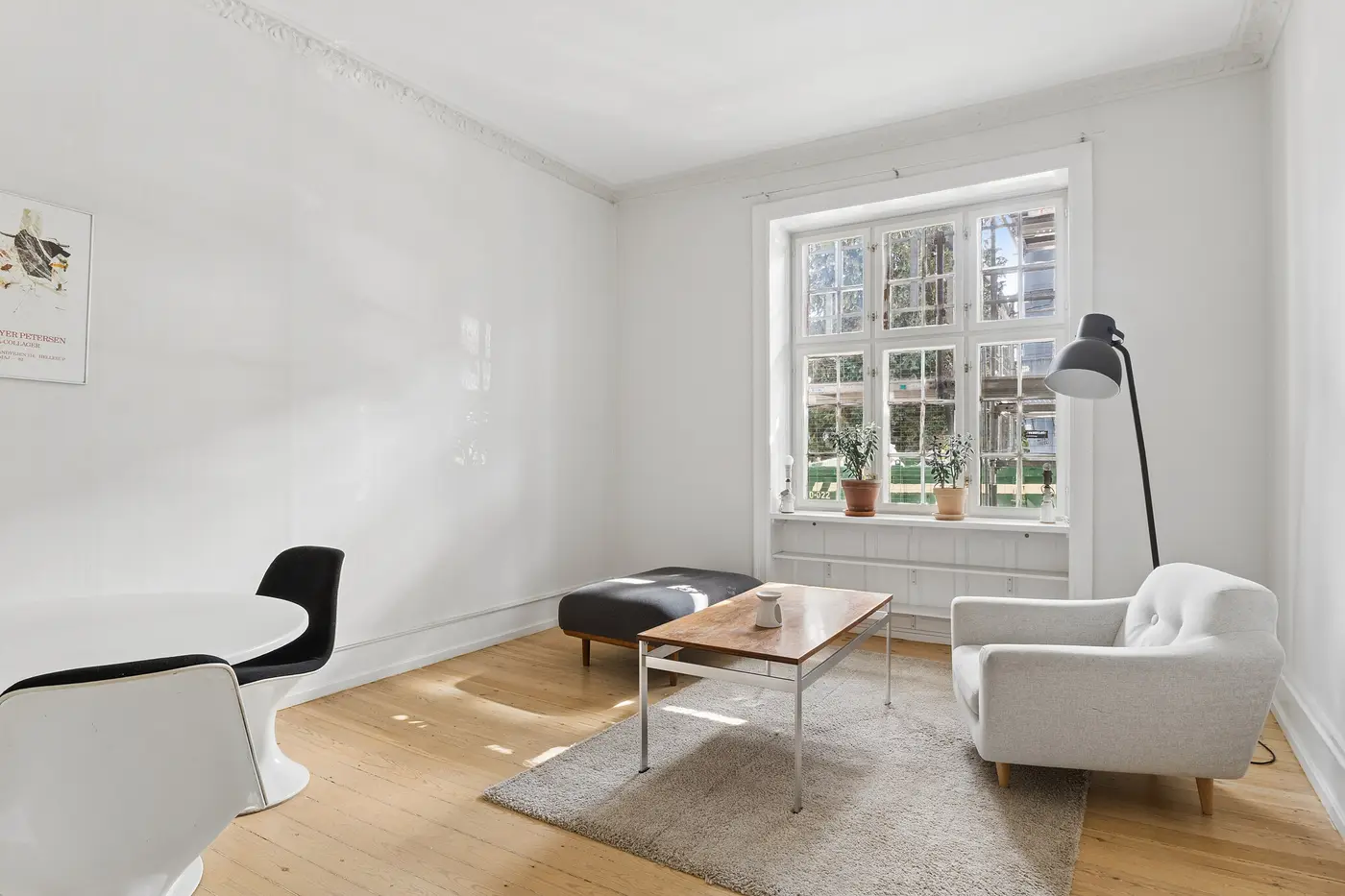 apartment Lys 3-værelses portnerlejlighed med egen indgang