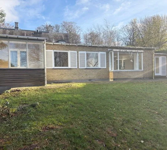 house Møbleret villa med søudsigt i Gentofte – 130 m²