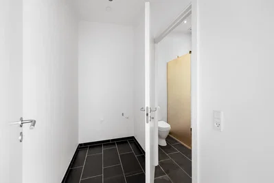 Indflytningsklart 4-værelses rækkehus i ét plan med carport, skur og privat terrasse – 107 m2 - Sønderholmvej, Hasselager - 3