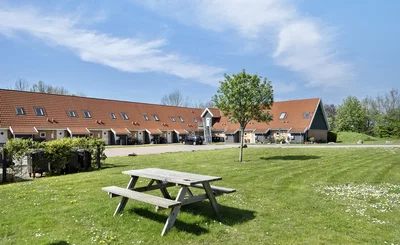 Lyst 3-værelses rækkehus med privat have i Odense SØ - Nørrebjerg Runddel, Odense SØ - 1