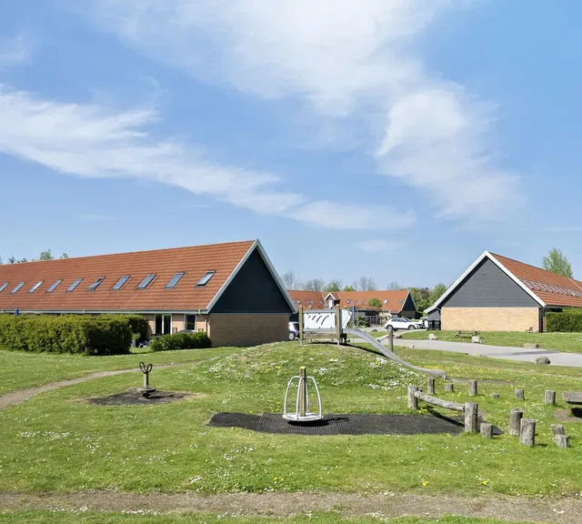townhouse Lyst 3-værelses rækkehus med privat have i Odense SØ