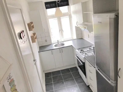 Lys 2-værelses på 69 m2 med altan og klassiske detaljer - Dalgasgade, Aalborg - 2