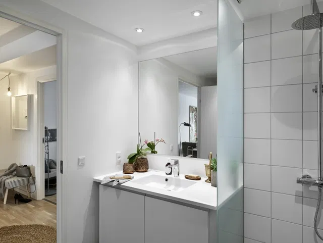 apartment 2-værelses bolig med stor, solrig altan