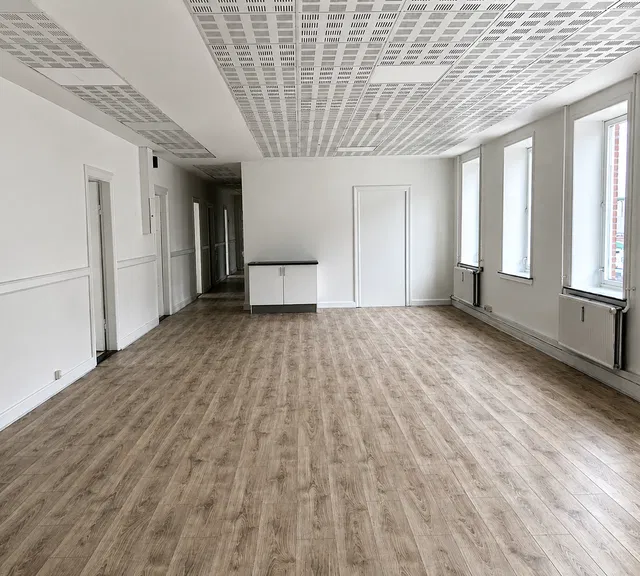 apartment Newly Renovated 7-Room Apartment in a Central Location in Grindsted