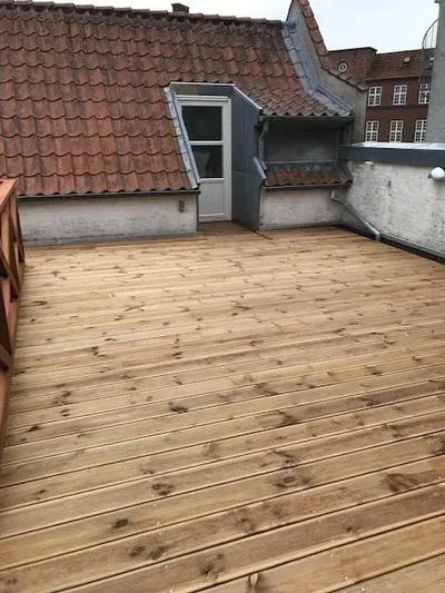 Lys lejlighed med privat tagterrasse i centrum - Mageløs, Odense C - 2