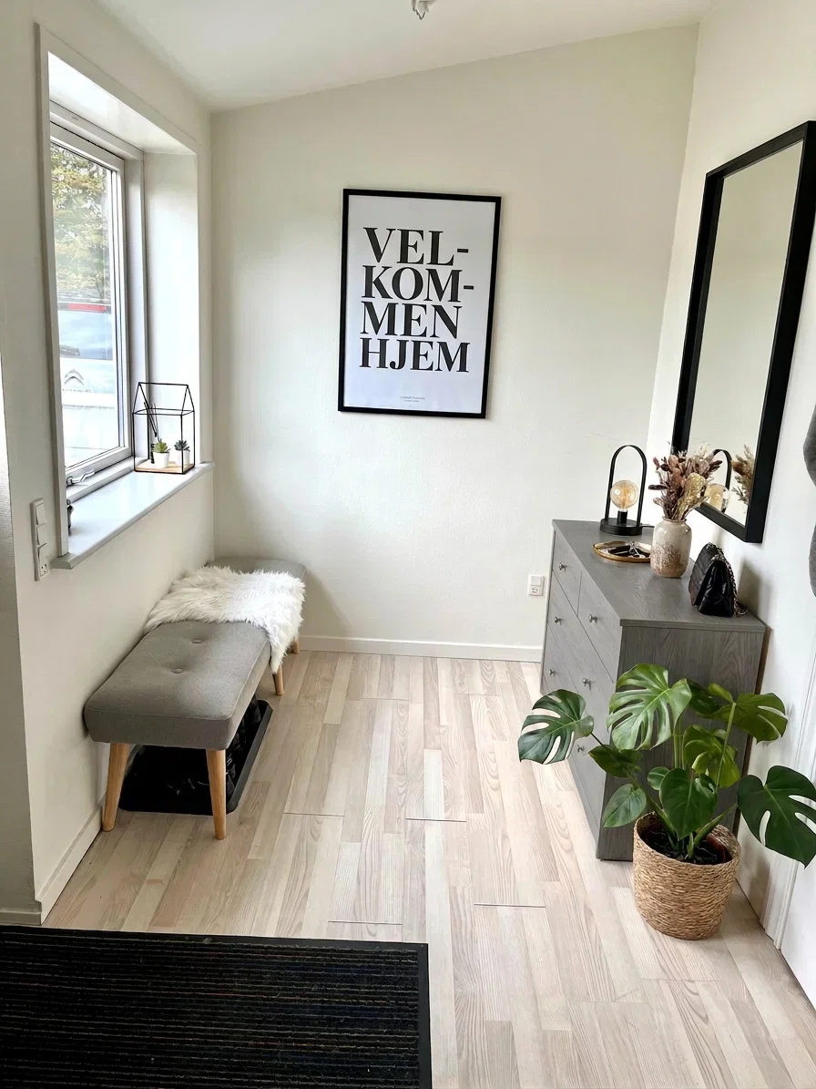 apartment Lys lejlighed med privat træterrasse og parkering