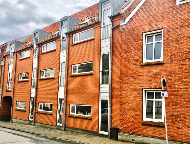 apartment Lys og velindrettet lejlighed med nyere køkken og bad