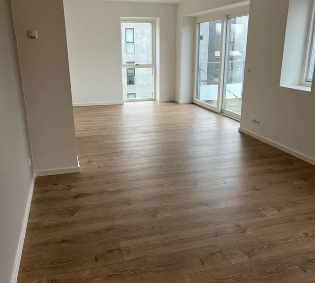 apartment Hyggelig lejlighed med fælles gård og skur