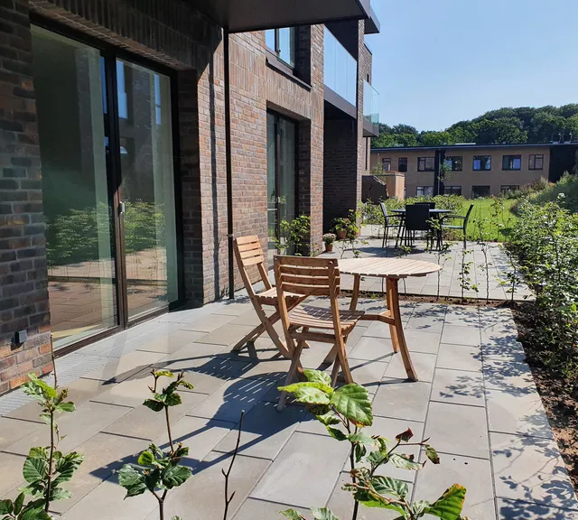 apartment Stor 2 værelses med skøn terrasse