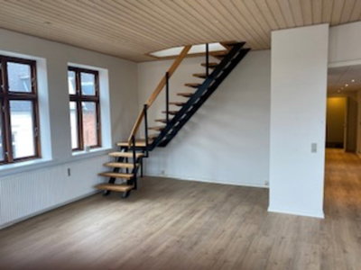 Spacious 4-room apartment centrally located in Skive - Voldgade, Skive - 3