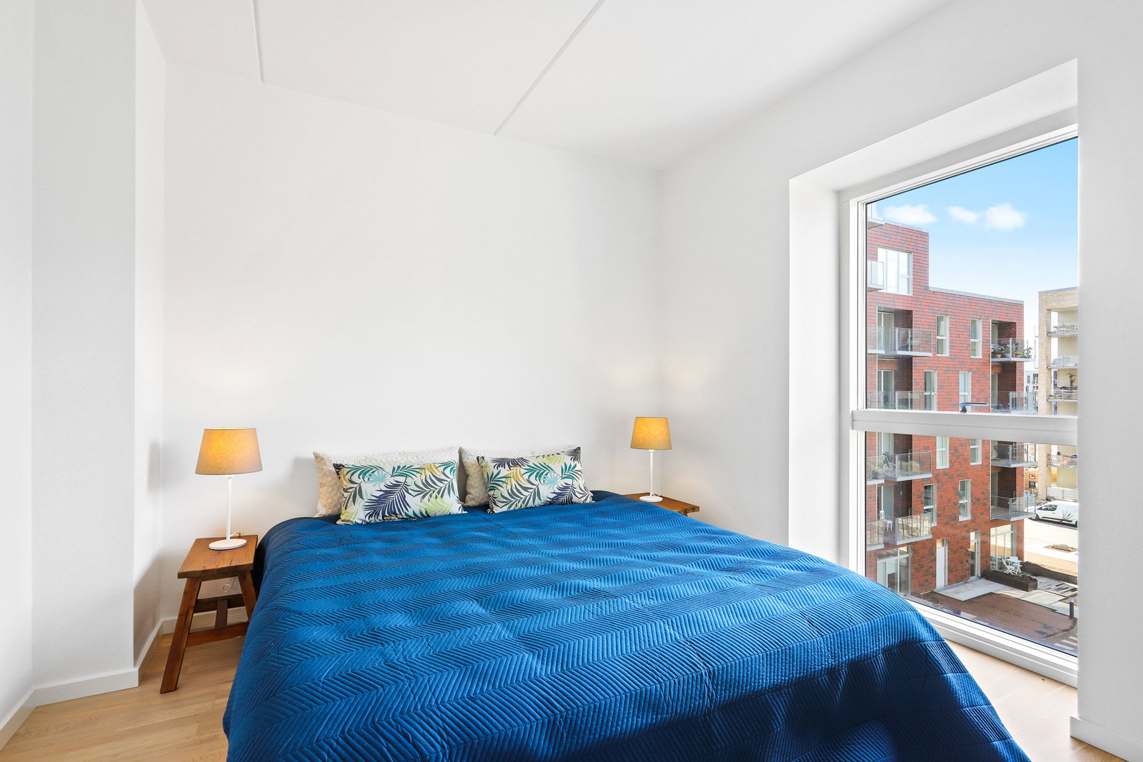 apartment Bright apartment in a vibrant waterfront neighborhood