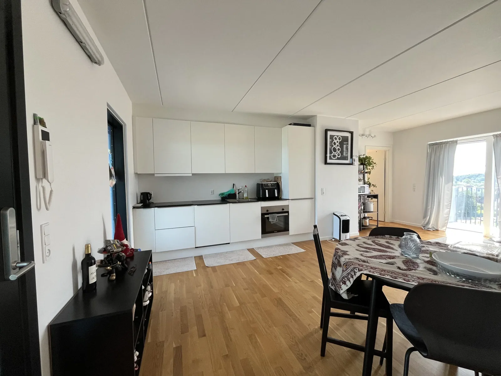 apartment Large and Bright 2-Room Apartment with Balcony and Water Views