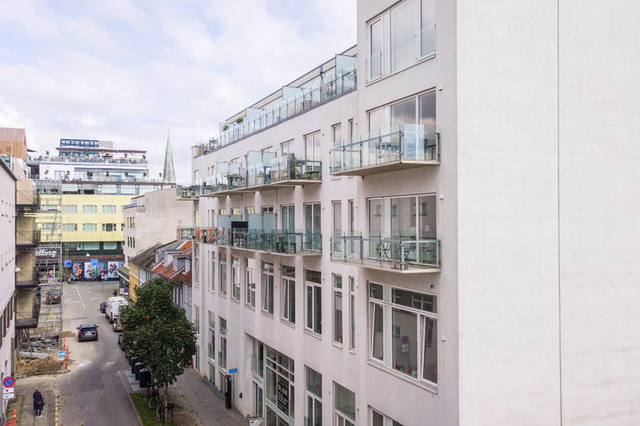 Central Studio Apartment with Sunny Balcony - Amaliegade, Aarhus C - 0