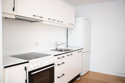 Central Studio Apartment with Sunny Balcony - Amaliegade, Aarhus C - 2