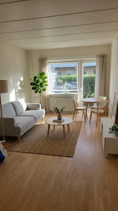 Lys 2-værelses i stueplan med lille terrasse, parkering og ladestander - Birke Alle, Middelfart - 3