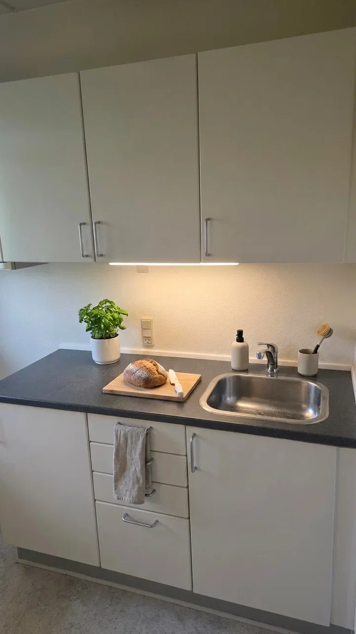 Lys 2-værelses i stueplan med lille terrasse, parkering og ladestander - Birke Alle, Middelfart - 0