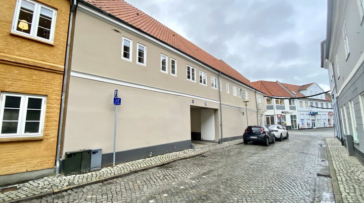 Renoveret 2-værelses lejlighed på 80 m² - Mellemgade, Nyborg - 0