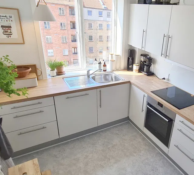 apartment 3-værelses lejlighed i Aalborg med sydvendt altan og udsigt!