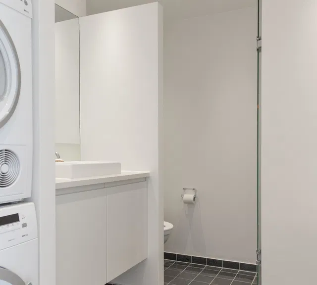 apartment Lys 3-værelses bolig med altan nær vandet