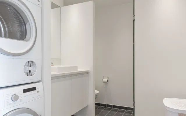 apartment Lys 3-værelses bolig med altan nær vandet
