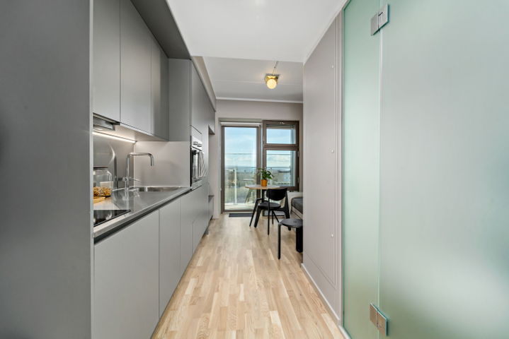Furnished 1-room apartment with balcony and shared amenities - Gøteborg Allé, Aarhus N - 1