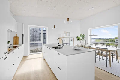 Moderne 3-værelses rækkehus i Klarup - Klarup Søpark, Klarup - 1