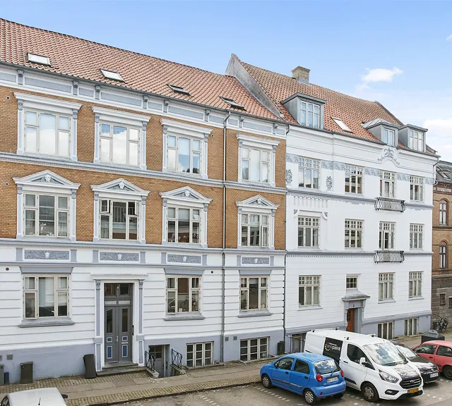 apartment 3 værelses lejlighed på 76m2 med altan