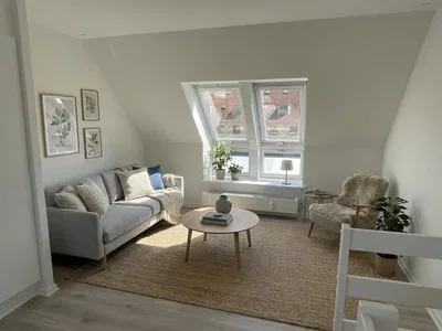 Lys og nyrenoveret 2-værelses lejlighed i to plan med central beliggenhed. - Vendersgade, Fredericia - 2