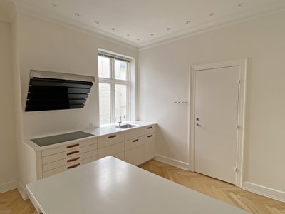 Lys 120 m² lejlighed med altan i Hellerup - Strandvejen, Hellerup - 4
