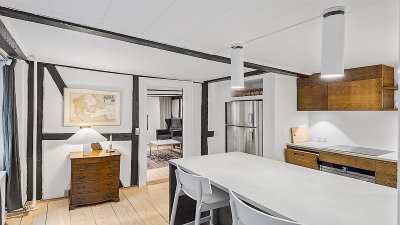 Historisk lejlighed med pejs centralt i København - Grønnegade, København K - 3