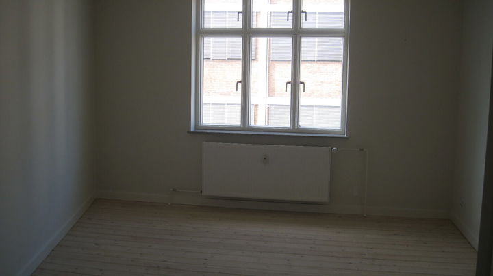 Refurbished 3-Room Apartment of 112 m² - Skibhusvej, Odense C - 4