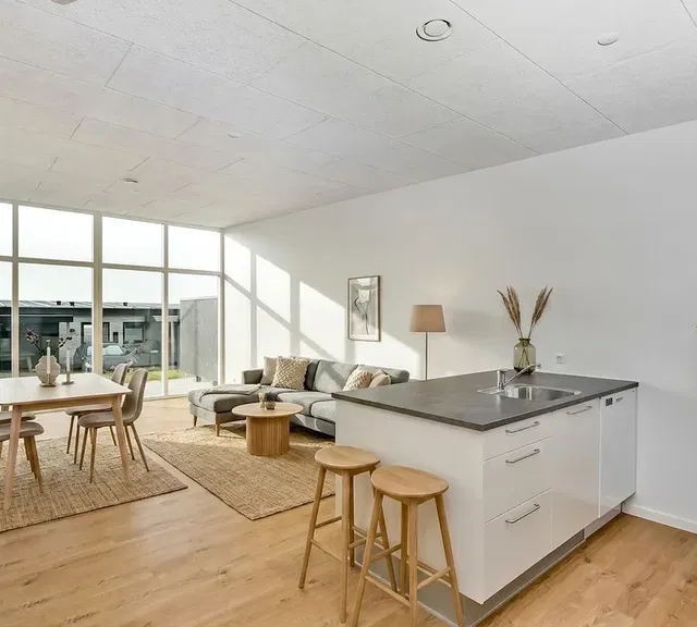 townhouse Lyst 4-værelses rækkehus med carport og overdækket terrasse - husdyr tilladt.