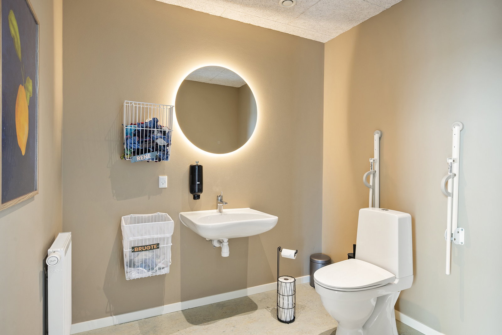 Visual presentation of the listing