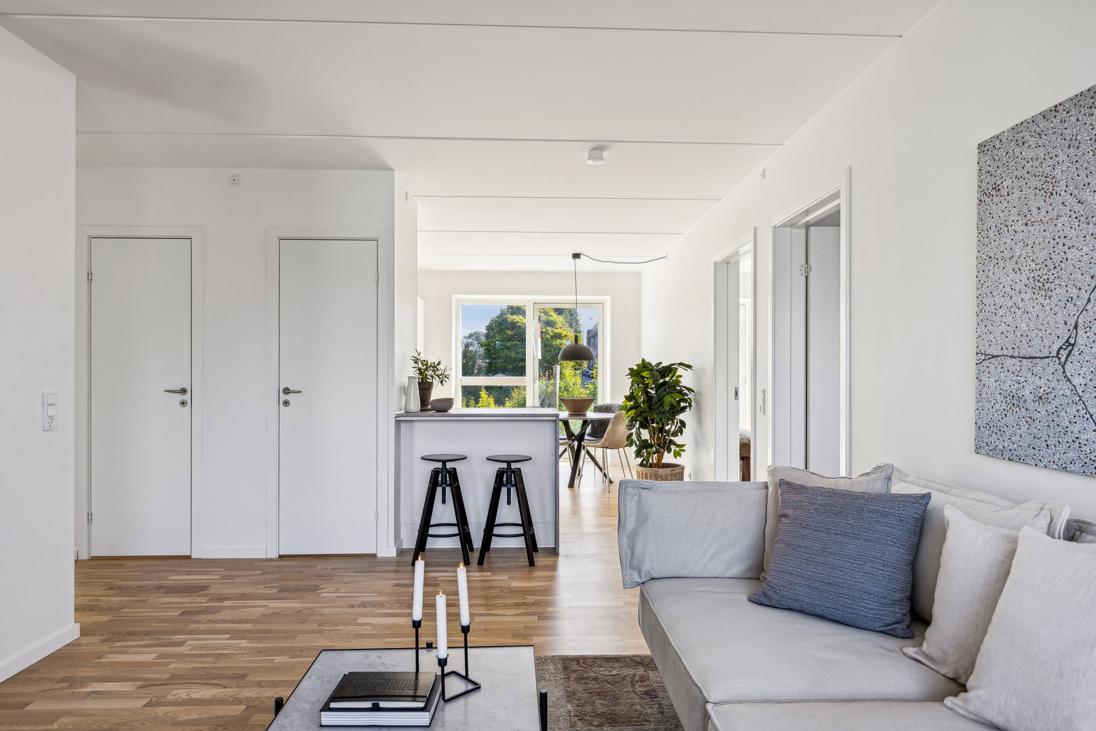 Bright and Inviting 3-Room Apartment – photo 8
