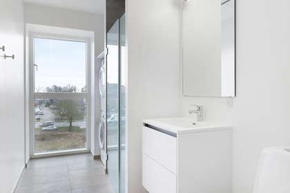 Bright and Inviting 3-Room Apartment – photo 29