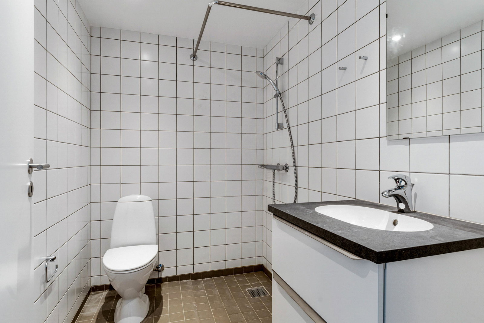 apartment Nyrenoveret lejlighed med lyse materialer