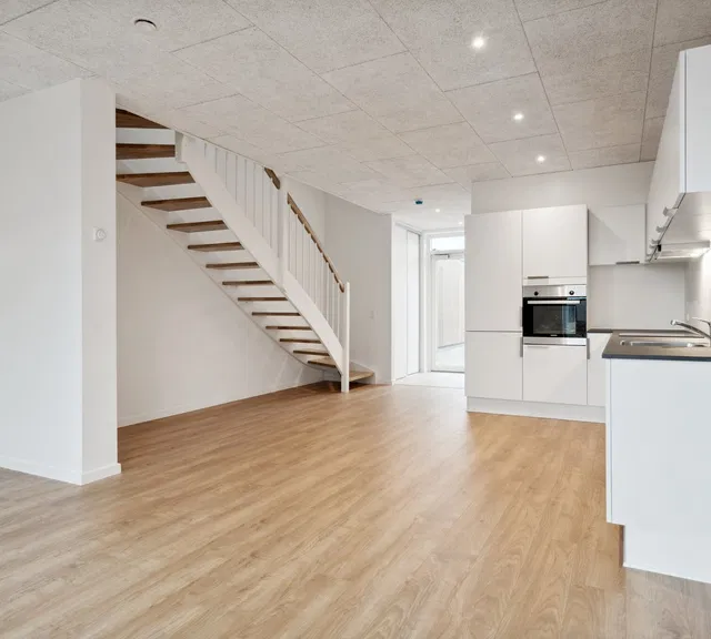 townhouse 4-Room Terraced House on One or Two Levels