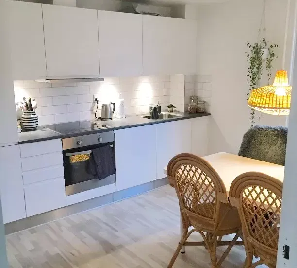 apartment Lys 2-værelses på 64 m2 med parkering og husdyr tilladt efter aftale