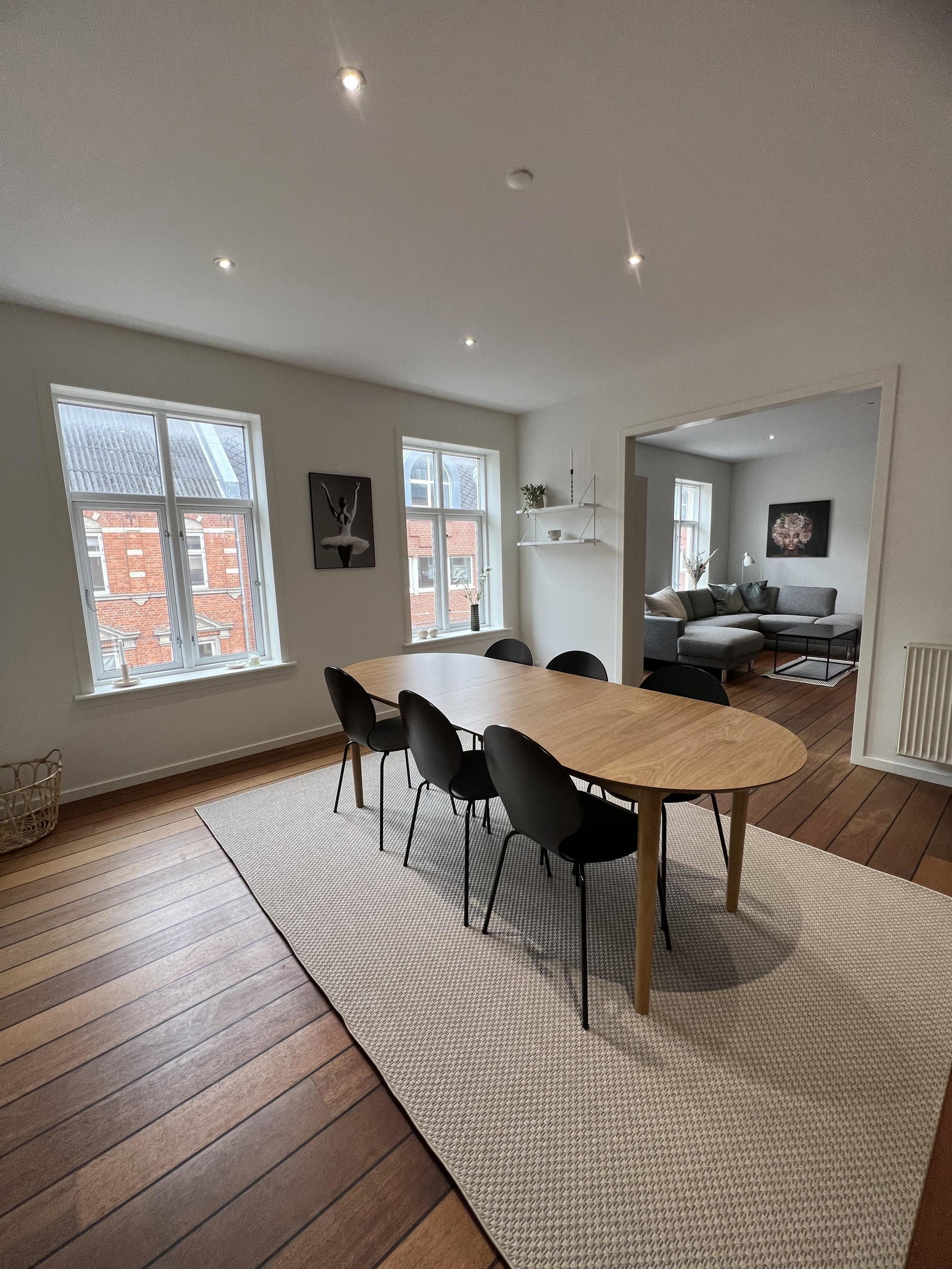 Visual presentation of the listing