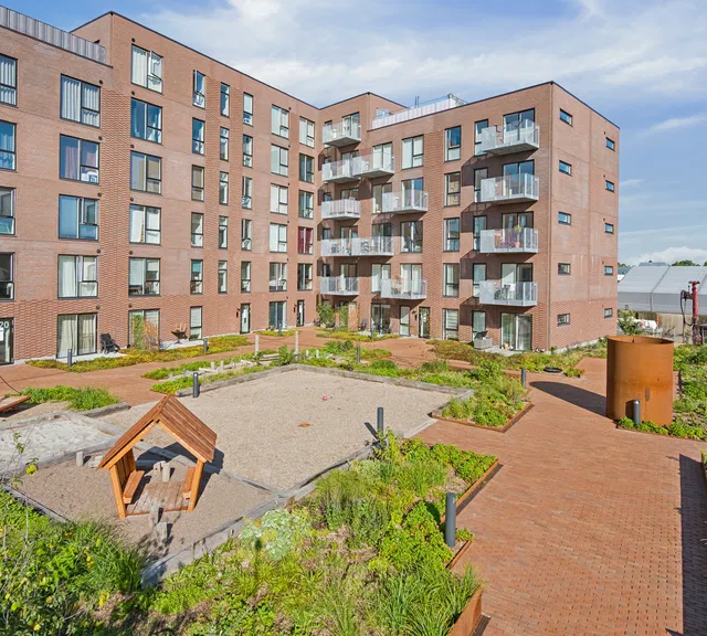 apartment Scenic home with shared courtyard and parking