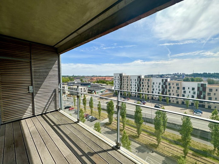 Lys 2-værelses bolig med altan og udsigt - Godsbanen, Aalborg - 0
