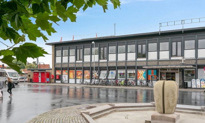 Super central beliggenhed - Banegårdspladsen, Nykøbing F - 0