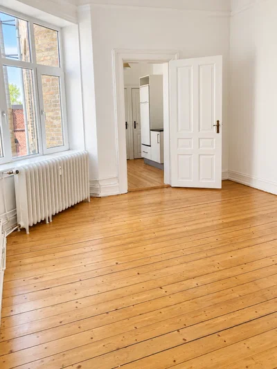Lys 3-værelses på 85 m2 med moderne bad og klassiske detaljer - Jernbanegade, Hjørring - 1