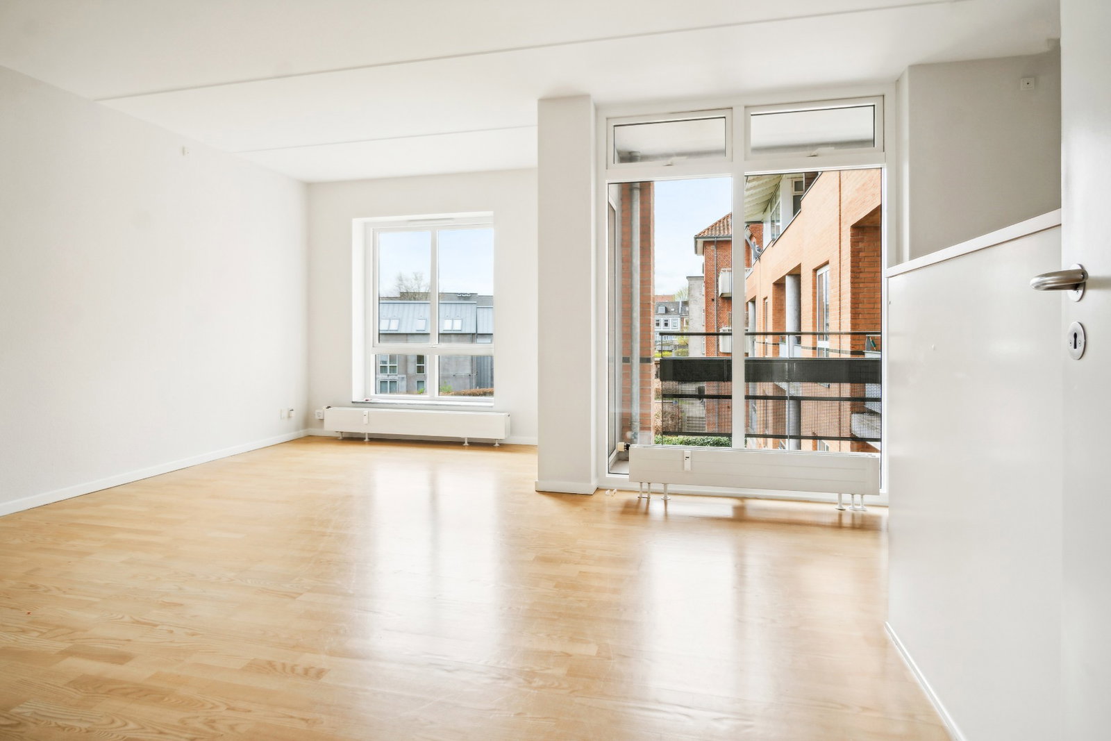 apartment Large and spacious 2-room apartment with private balcony