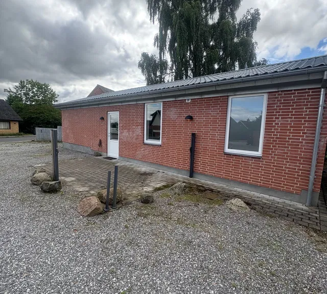 house Delevenligt, moderniseret hus med terrasse