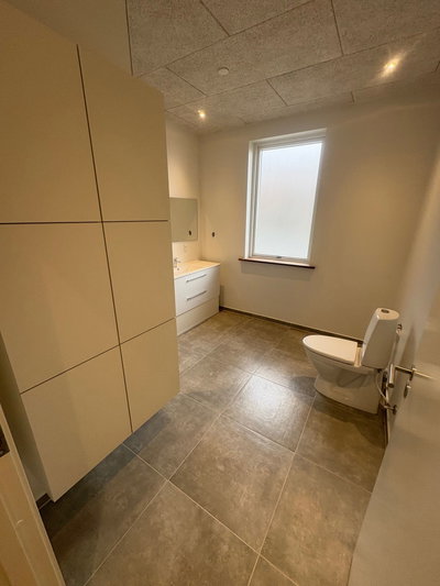 Delevenligt, moderniseret hus med terrasse - Postvej, Tørring - 2