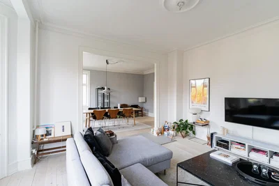 Rummelig 4-værelses bolig med altan og klassiske detaljer - Carl Bernhards Vej, Frederiksberg C - 3