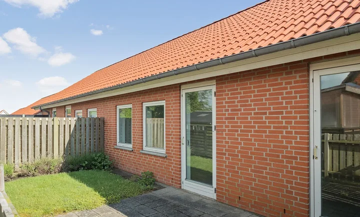 Lyst 2-værelses rækkehus på 73 m² i Kongerslev - Lykkeshøj, Kongerslev - 0